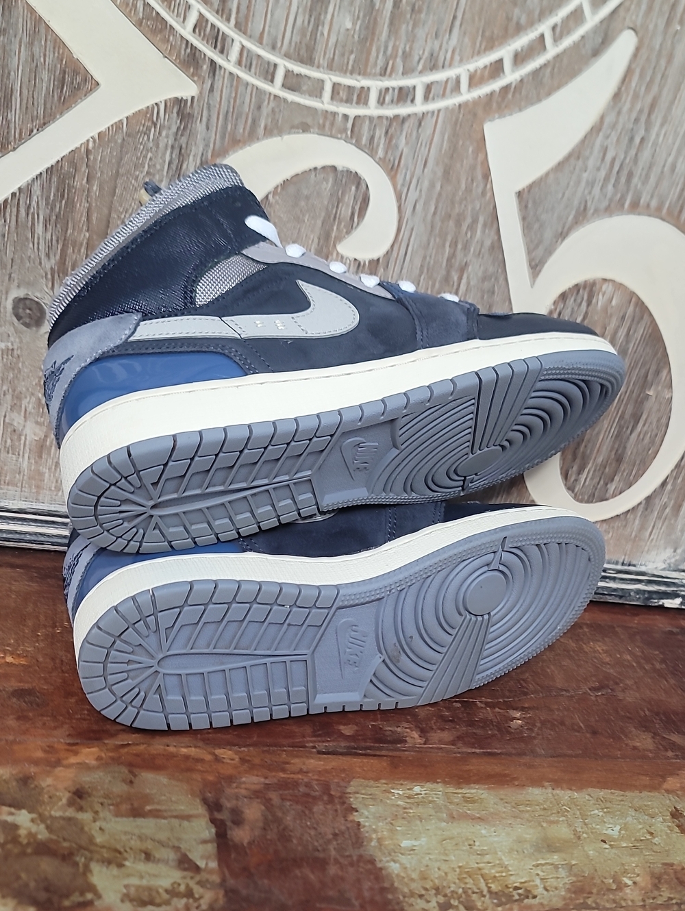Nike Air Jordan 1 Mid (Special Edition) Craft 'Obsidian' Wmns 7.5 Great Cond. - Picture 12 of 16